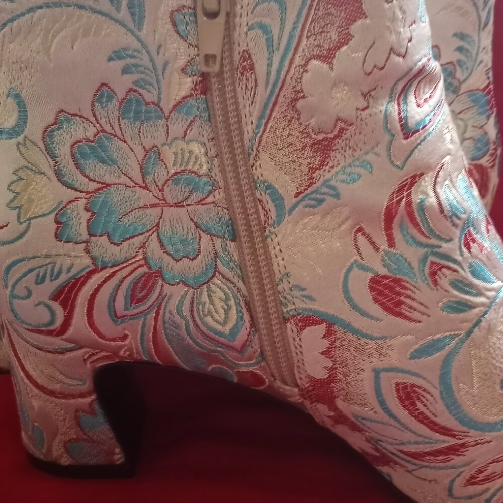 Vaneli Women's Silk Print Floral Booties size 9 - Picture 4 of 8
